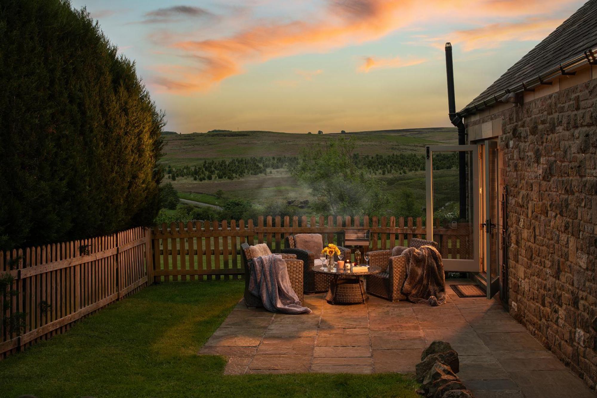 Moorland View Lodge Baslow Exterior photo